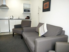 Airport Palms Motel