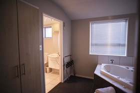 Arthur's Court Motor Lodge
