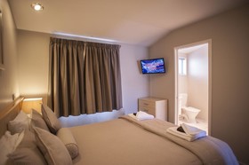 Arthur's Court Motor Lodge