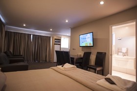 Arthur's Court Motor Lodge