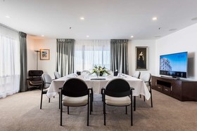 Fino Hotel & Suites