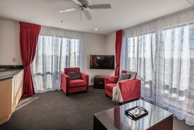 Fino Hotel & Suites