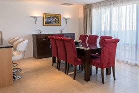 Fino Hotel & Suites