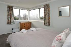Charlesworth Villa - Christchurch Holiday Homes