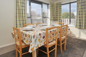 Charlesworth Villa - Christchurch Holiday Homes