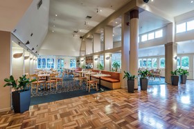 Chateau on the Park - Christchurch, a DoubleTree by Hilton