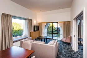 Chateau on the Park - Christchurch, a DoubleTree by Hilton