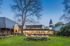 Chateau on the Park - Christchurch, a DoubleTree by Hilton