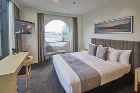 Christchurch City Hotel