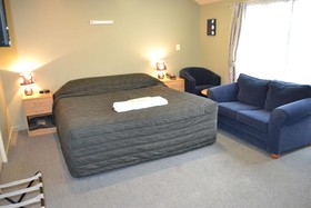 Courtesy Court Motel