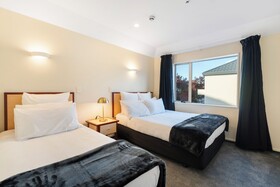 Daffodil Motel