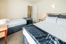 Daffodil Motel