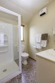 Deans Bush Motel