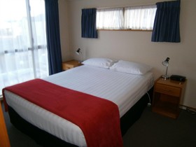 Deans Bush Motel