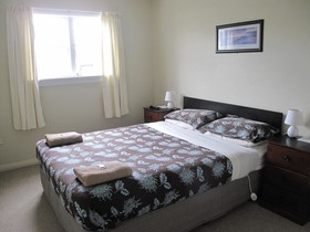 Dorset House Backpackers / Dorset Apartments