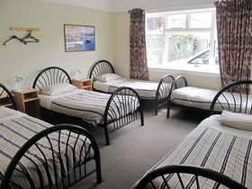 Dorset House Backpackers / Dorset Apartments