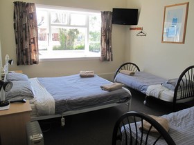 Dorset House Backpackers / Dorset Apartments
