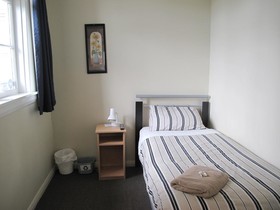 Dorset House Backpackers / Dorset Apartments
