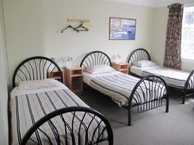 Dorset House Backpackers / Dorset Apartments