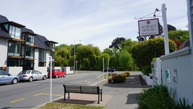 Dorset House Backpackers / Dorset Apartments