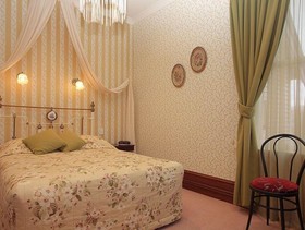 Eliza's Manor On Bealey