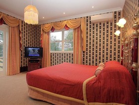 Eliza's Manor On Bealey