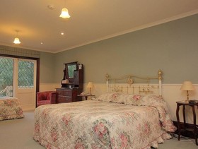 Eliza's Manor On Bealey