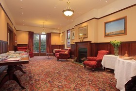Eliza's Manor On Bealey