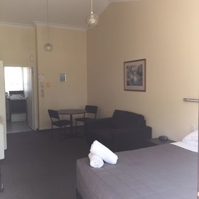 Ferry Motel