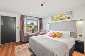 Golden Hotel
