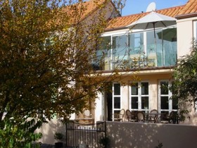 Le Petit Hotel