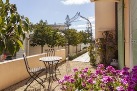 Le Petit Hotel