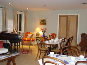 Le Petit Hotel