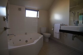 Metropolitan Executive Motel Apartments