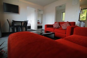 Metropolitan Executive Motel Apartments