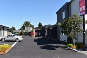 Oxford Village Motels