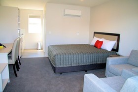 Oxford Village Motels