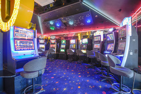 Racecourse Hotel & Motor Lodge