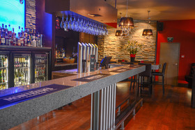 Racecourse Hotel & Motor Lodge