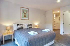 Rocking Horse Villa - Southshore