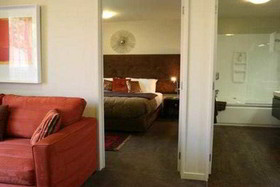 Terra Vive Luxury Suites & Apartments