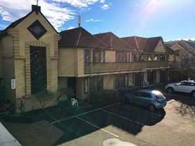 Cable Court Motel