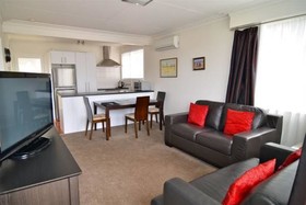 Roslyn Apartments