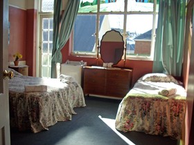 Sahara Guesthouse, Motel & Deluxe Studios
