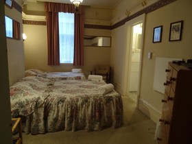 Sahara Guesthouse, Motel & Deluxe Studios