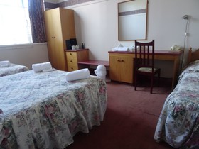 Sahara Guesthouse, Motel & Deluxe Studios