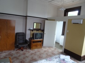 Sahara Guesthouse, Motel & Deluxe Studios