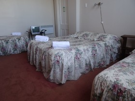 Sahara Guesthouse, Motel & Deluxe Studios