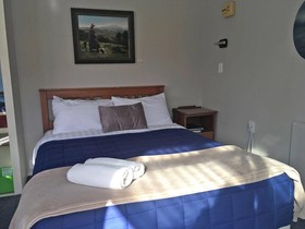 Burkes Pass Country Motel