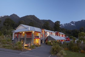 Distinction Fox Glacier Te Weheka Hotel